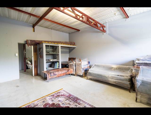 1,350M² BUILDING FOR SALE IN EDENVALE CENTRAL